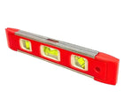 Een rode torpedowaterpas met drie libellen en een zilverkleurige magnetische strip.