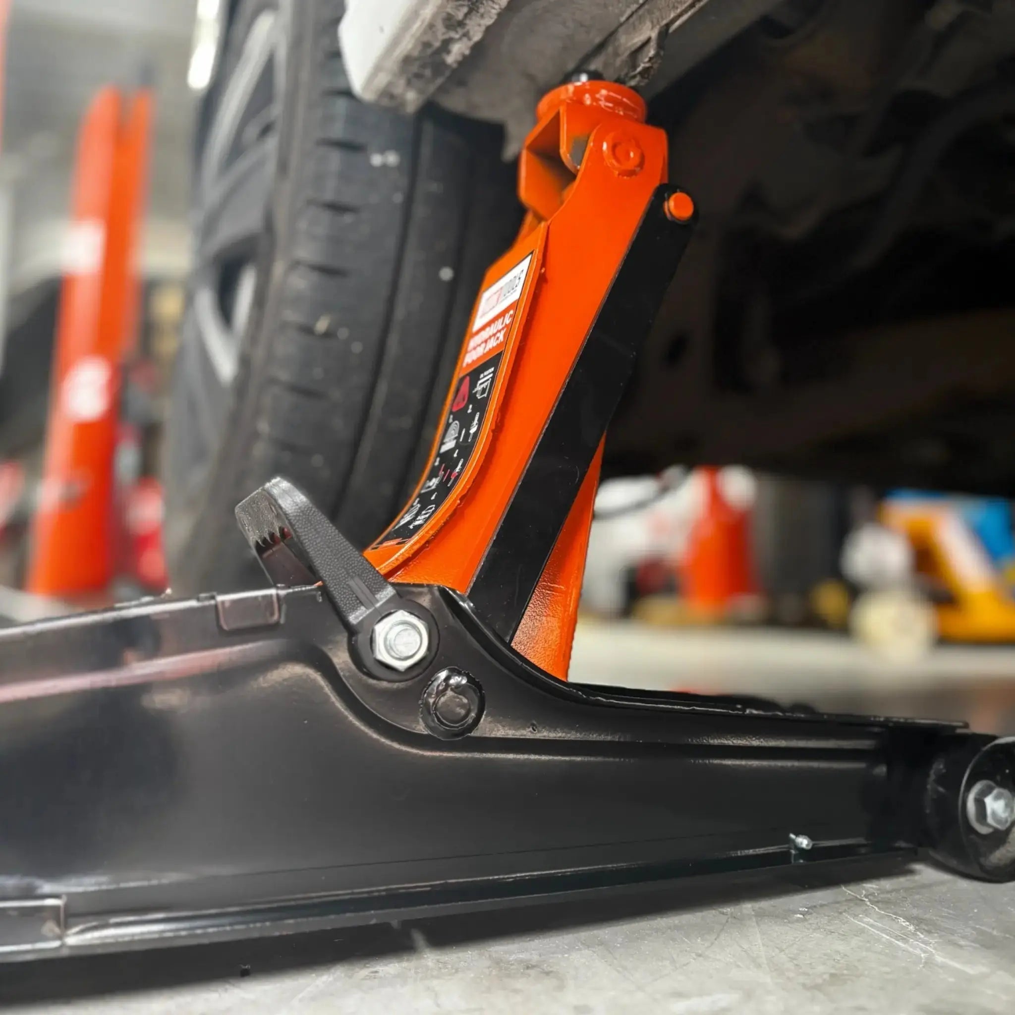 Autokrik 2,5 ton extra laag | 85 - 385mm hoog | draagbaar met handvat - Top - Tools.nl