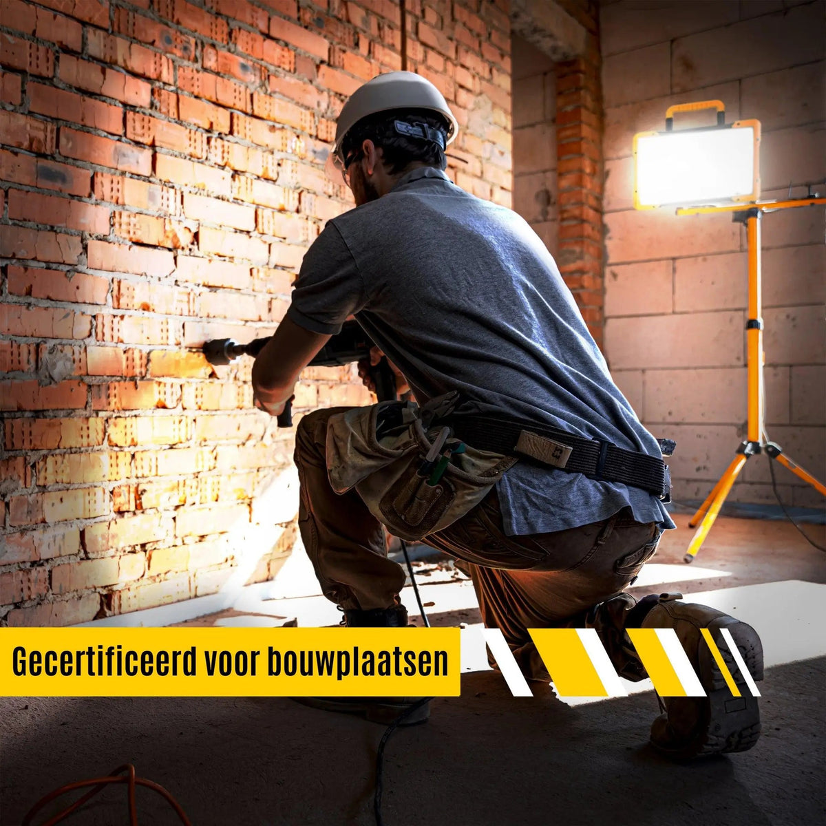 LED's Work Draadloze LED Bouwlamp 5200 - Werkt op accu's van Makita, Bosch, Dewalt, Milwaukee, Metabo – IP54 - Top - Tools.nl