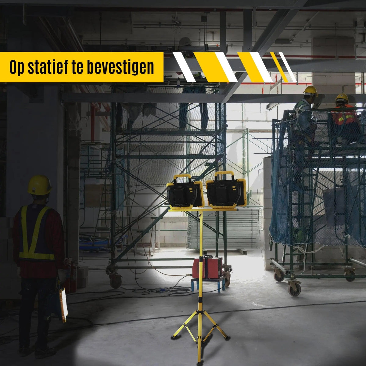LED's Work Draadloze LED Bouwlamp 5200 - Werkt op accu's van Makita, Bosch, Dewalt, Milwaukee, Metabo – IP54 - Top - Tools.nl
